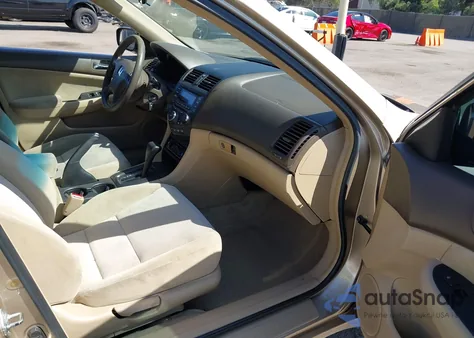 2005 Honda Accord 2.4 Lx z USA, uszkodzony, nr VIN 1HGCM56435A095505